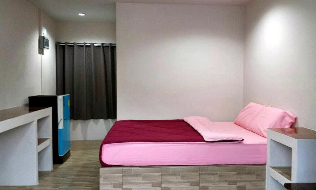 Sairee Center Hostel *