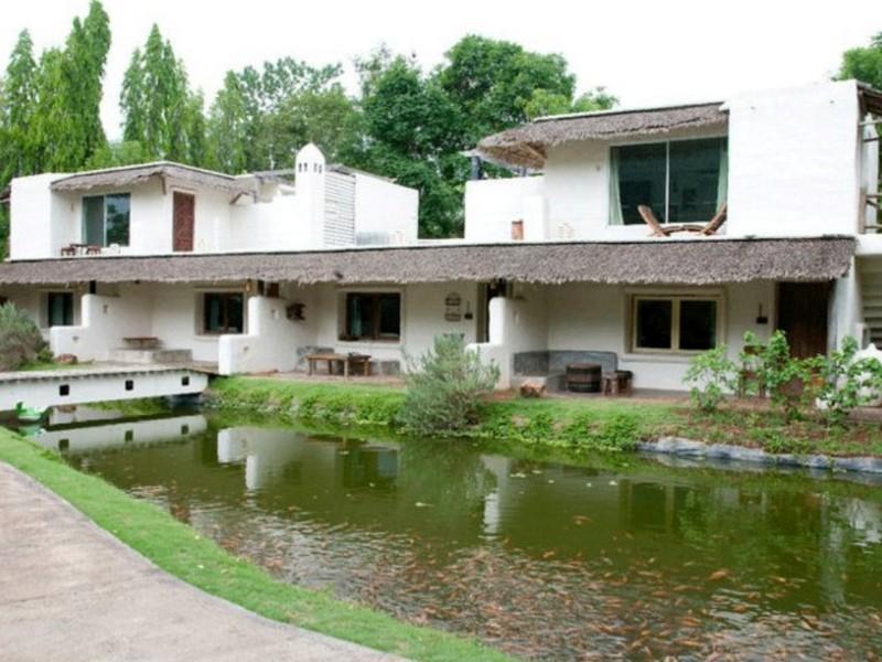 Resort The Nagaya Suan Phueng