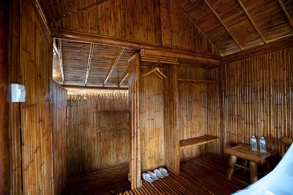 Phuree Hut *