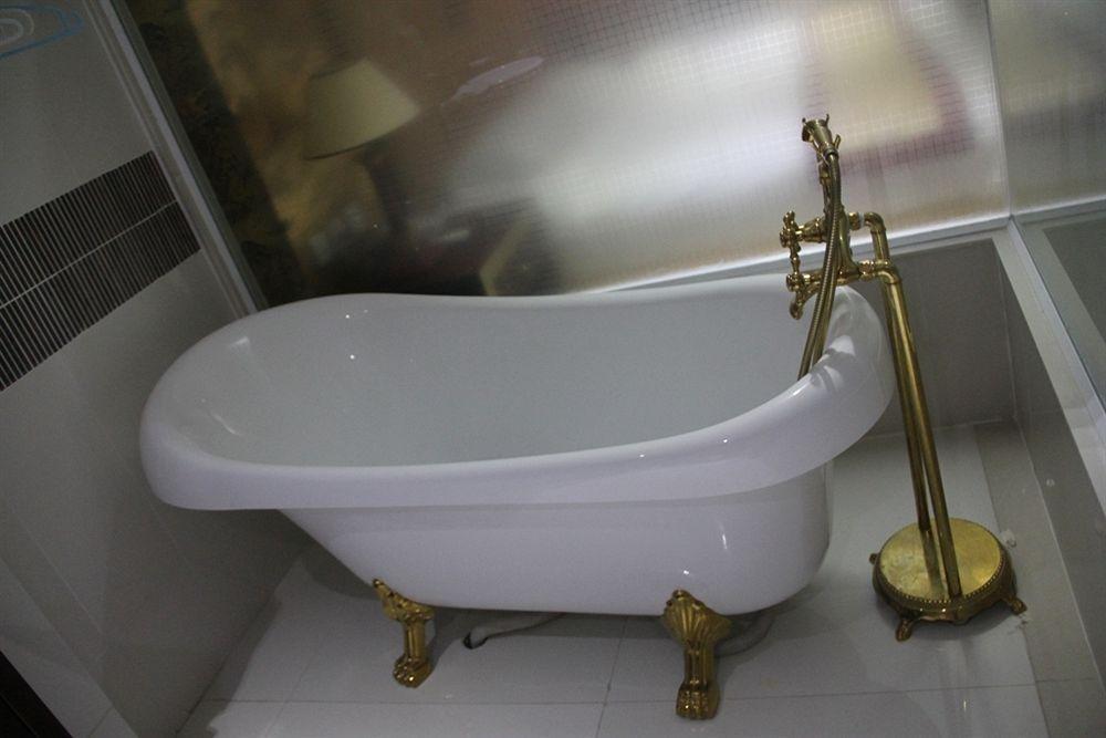 Hotel The Privi 2*