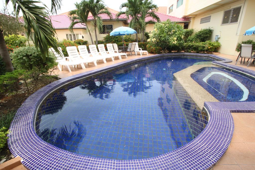 Butterfly Garden By Pattaya Sunny