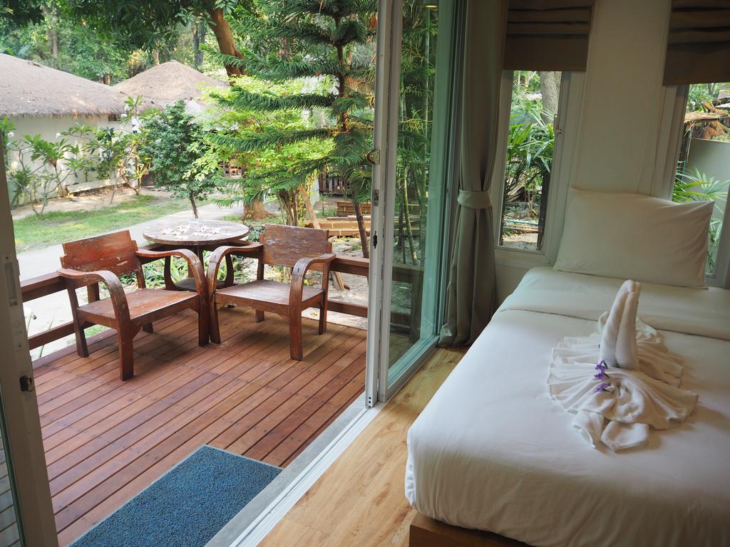 Resort Larissa Samed
