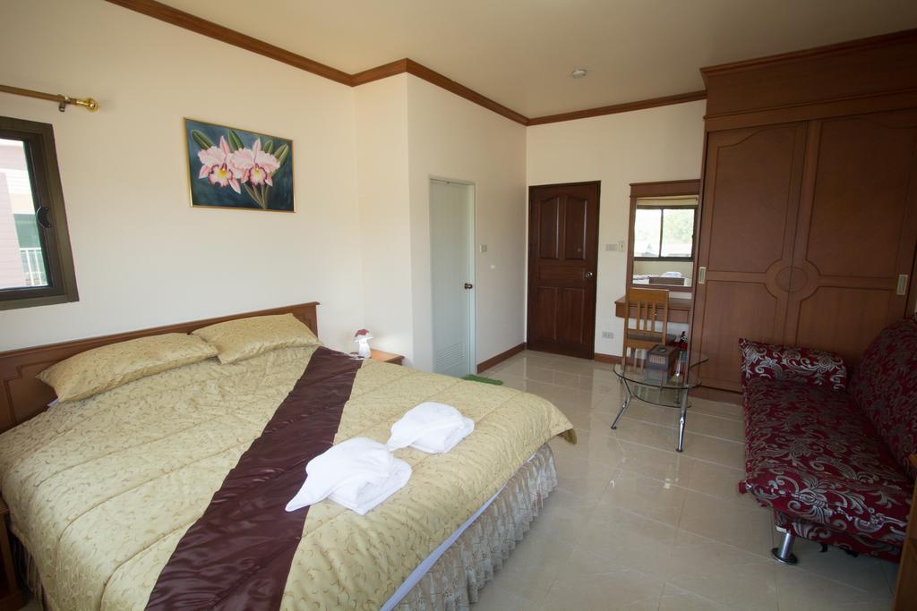 Pensão Donchai House Guest House& Cafe 2*