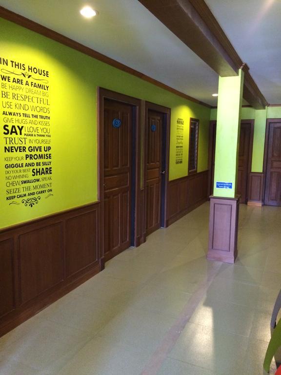 K2 Backpacker Hostel *