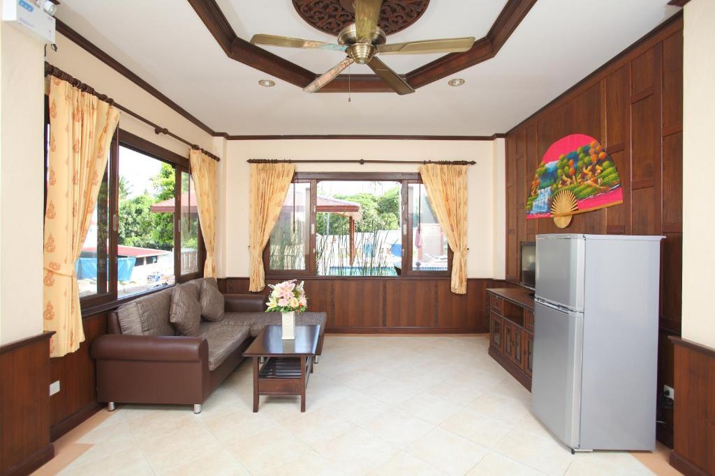 Crystal Samui *