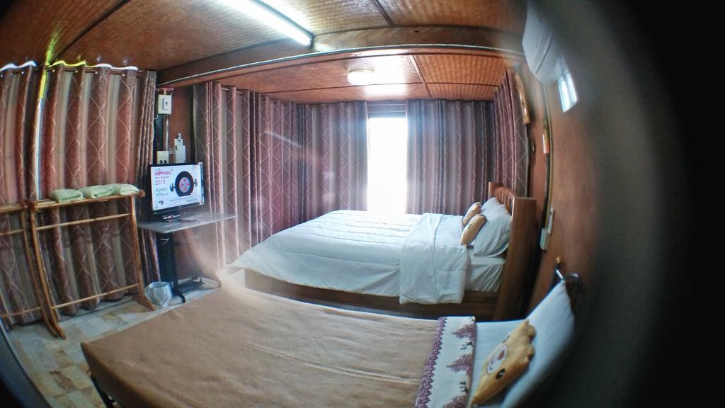 Heun Baan Rong Khun Resort Chiang Rai