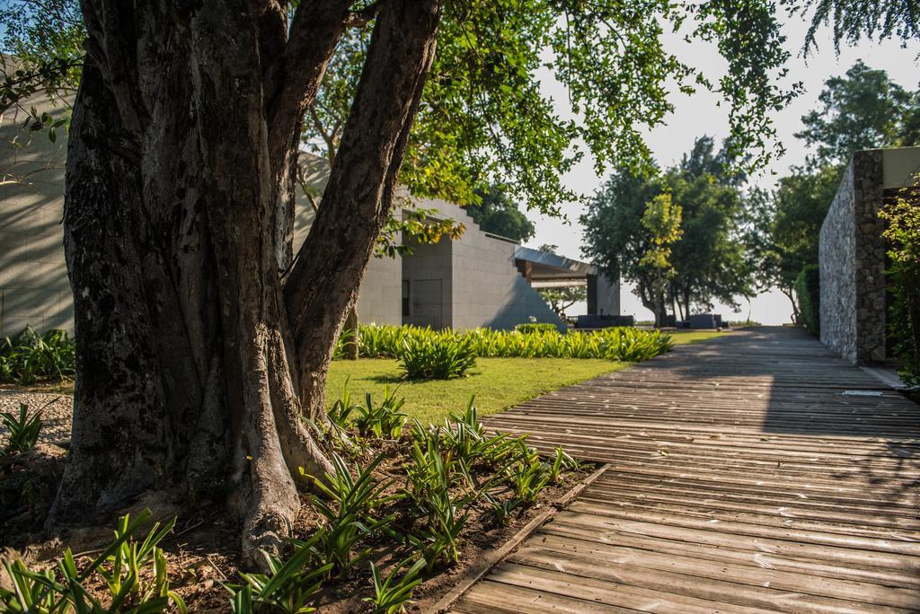 Tolani Kui Buri Resort
