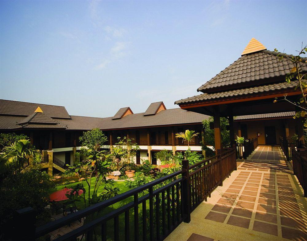 Resort Mae Jo Golf & 4*