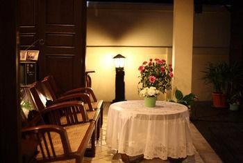 Na Thapae Hotel 3*