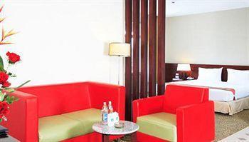 Golden Crown Grand Hotel