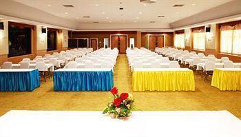 Golden Crown Grand Hotel 3*