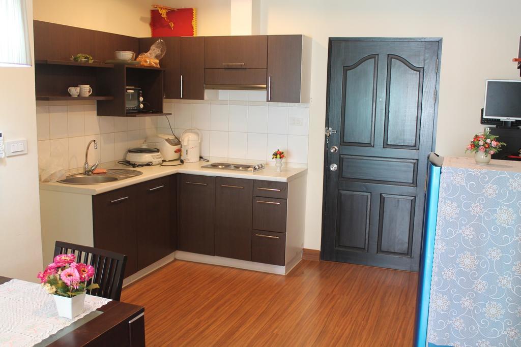Large Pool In Apartamento Patong