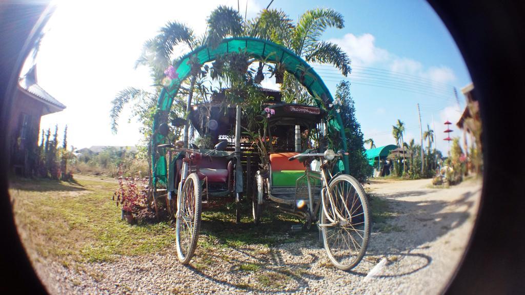 Heun Baan Rong Khun Chiang Rai