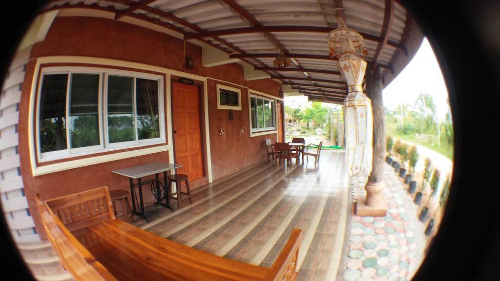 Heun Baan Rong Khun 3* Chiang Rai