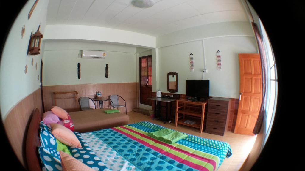 Heun Baan Rong Khun Resort Chiang Rai