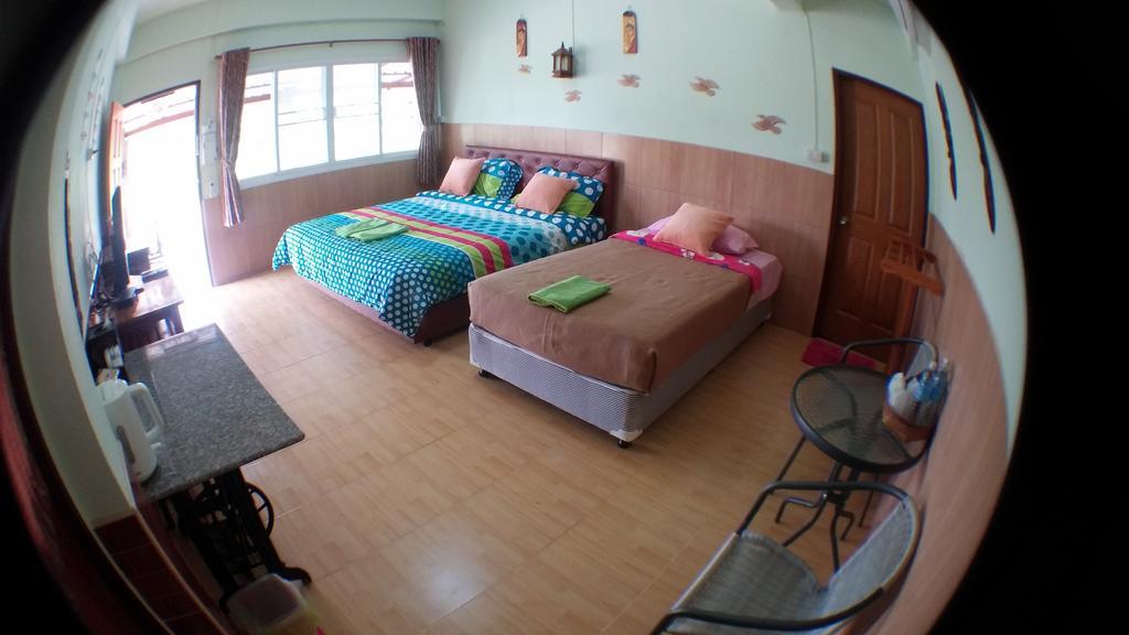 Heun Baan Rong Khun Resort 3*