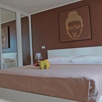 Hotel Lotus Art