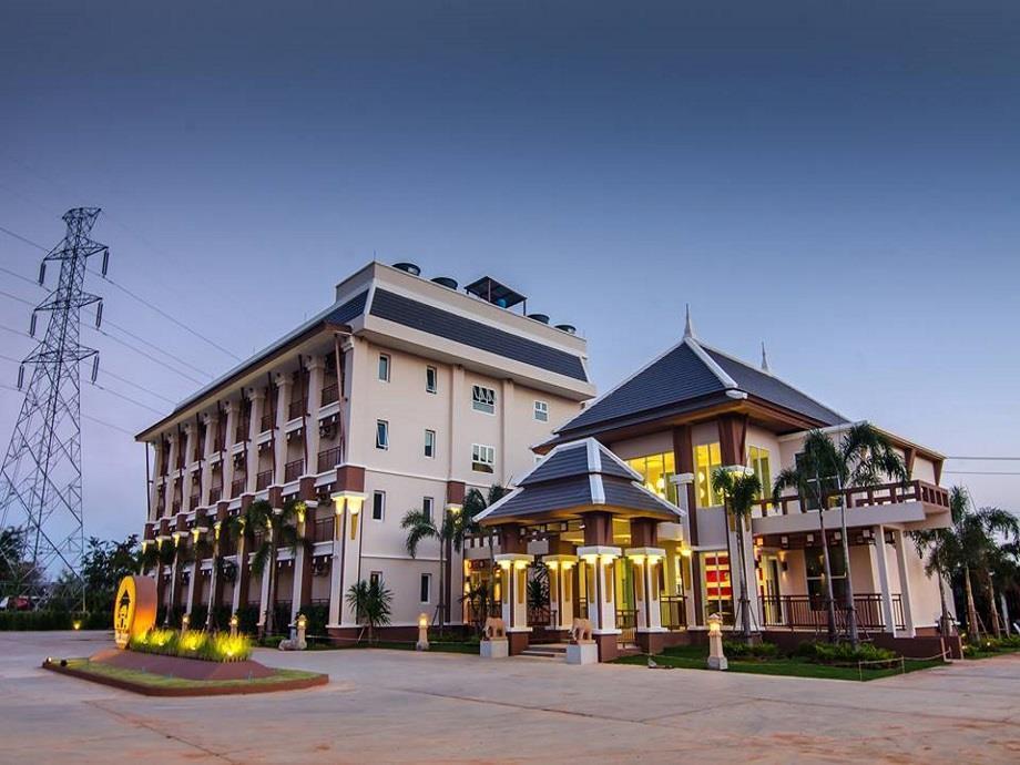 Hotel The 3*