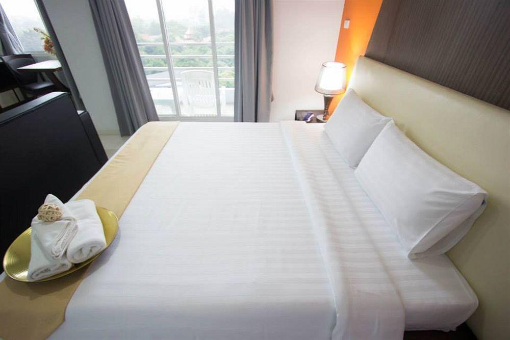 Prime Time Hotel