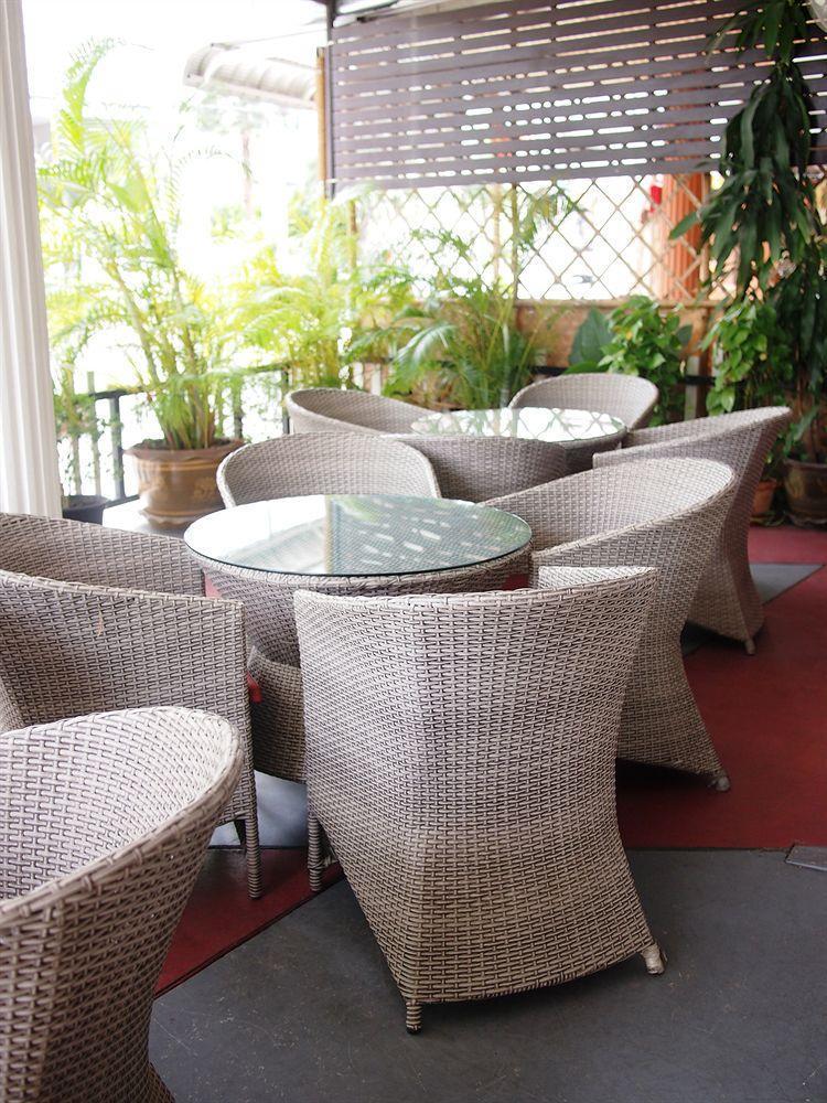 Yani Hotel