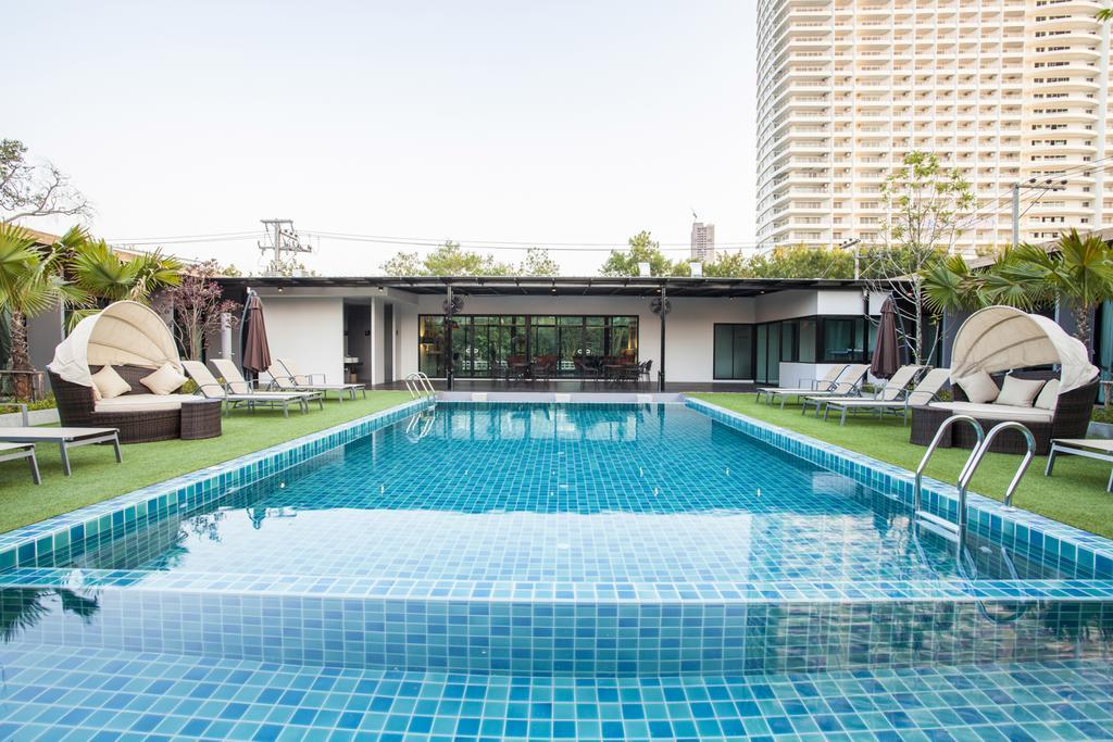 D Living Pattaya 3*
