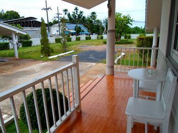 Hotel Janrapat And Surat Thani