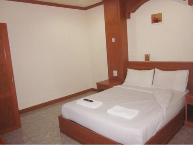 Oyo 739 Presley Phuket Hotel