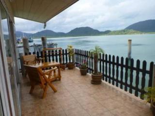 Island View Resort 3*