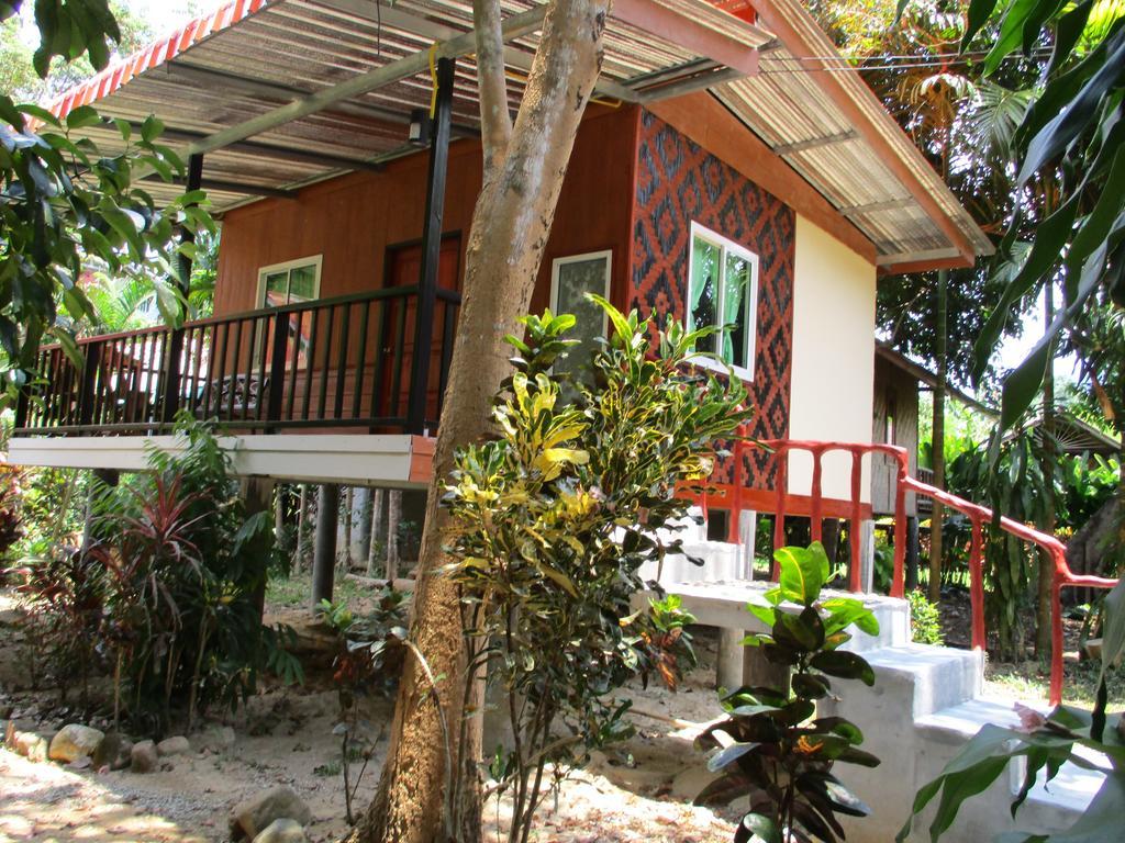 Guest house Khaosok Island Khao Sok National Park