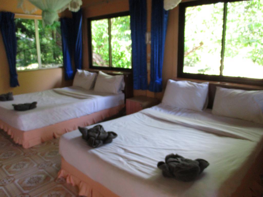 Guest house Khaosok Island Khao Sok National Park
