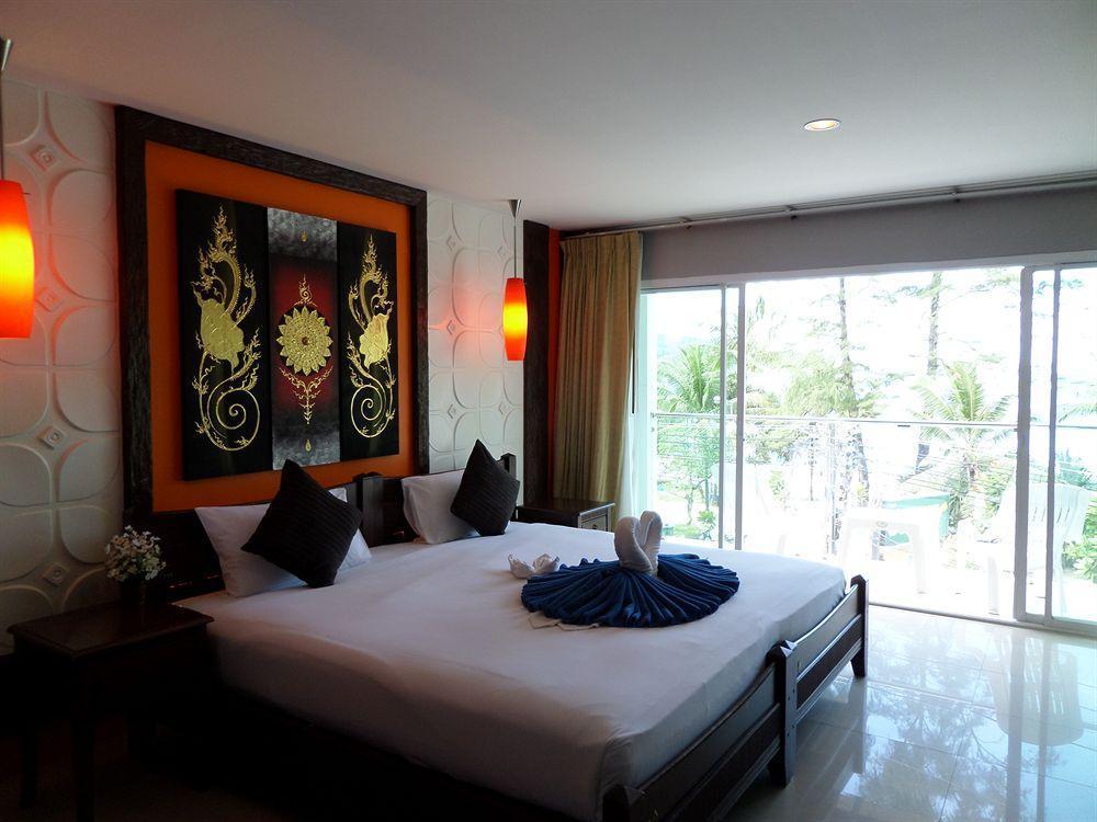 Time Out Beachfront Hotel Patong