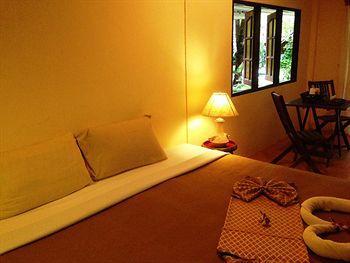 Capital O 834 Iyara & Hotel Koh Chang