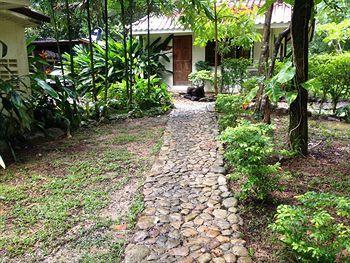 Capital O 834 Iyara & Hotel Koh Chang