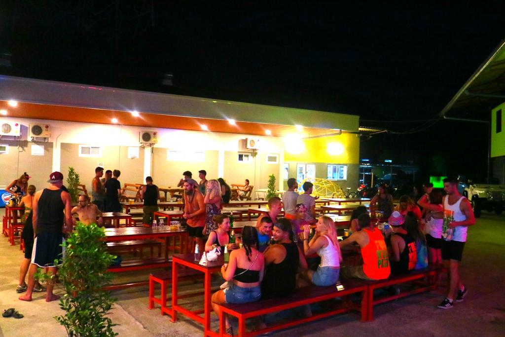 Treechart Hostel *