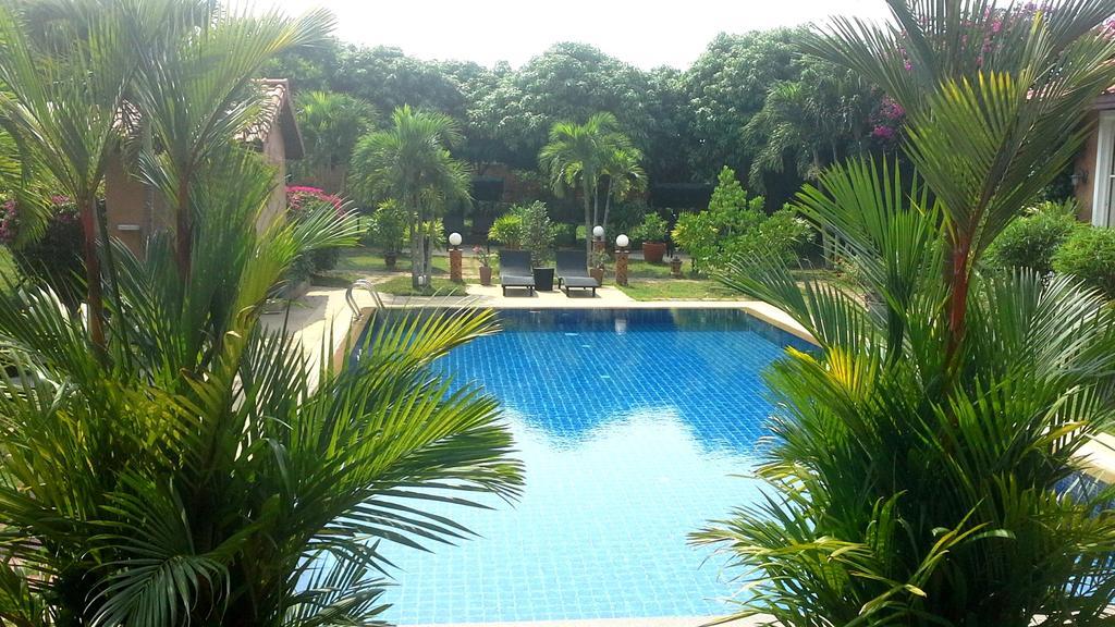 Resort Pictory Garden Sattahip