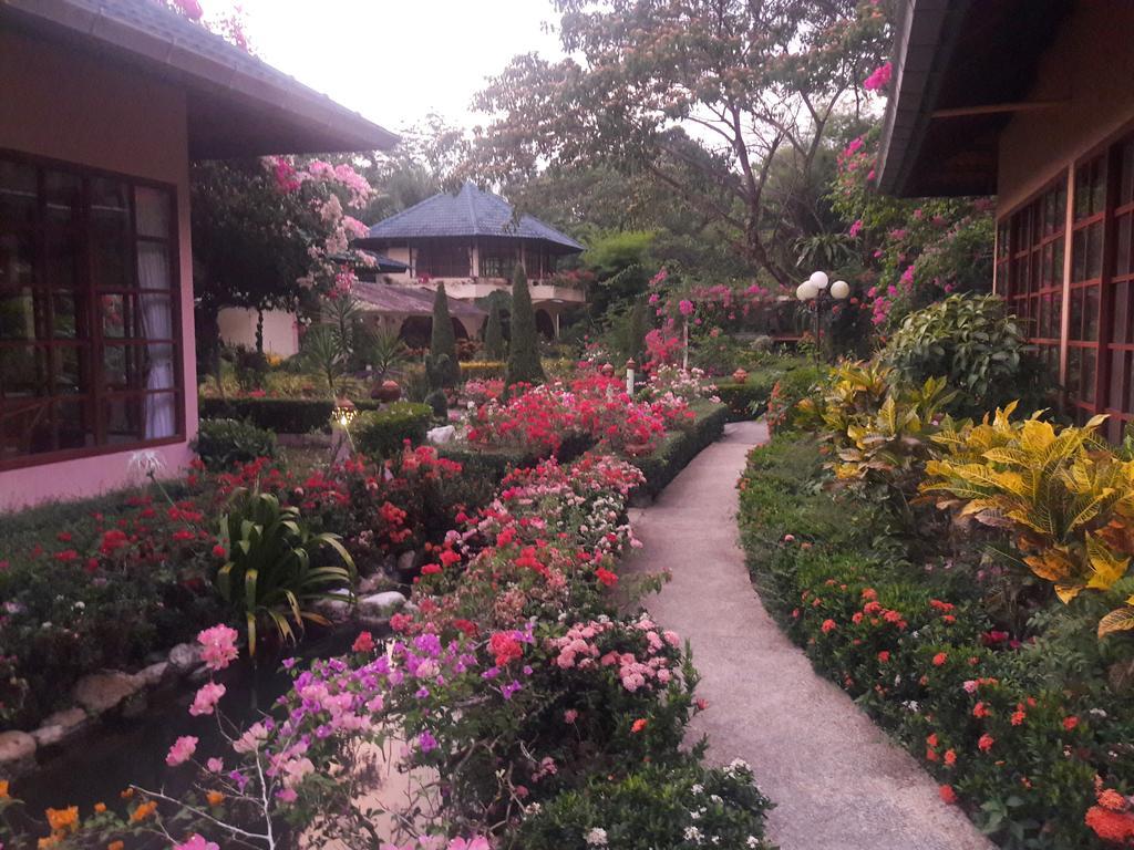 Ekman Garden Resort 3*