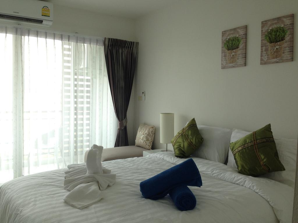 Ratchy Apartment *