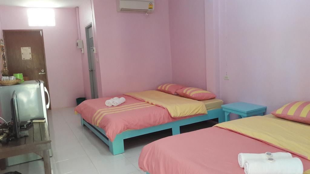 Sichang Guest house Ko Si Chang
