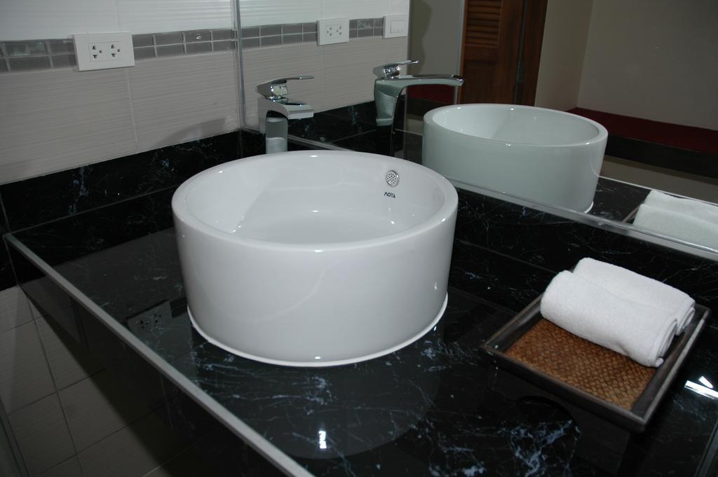 Guest house East Shore Pattaya 3*