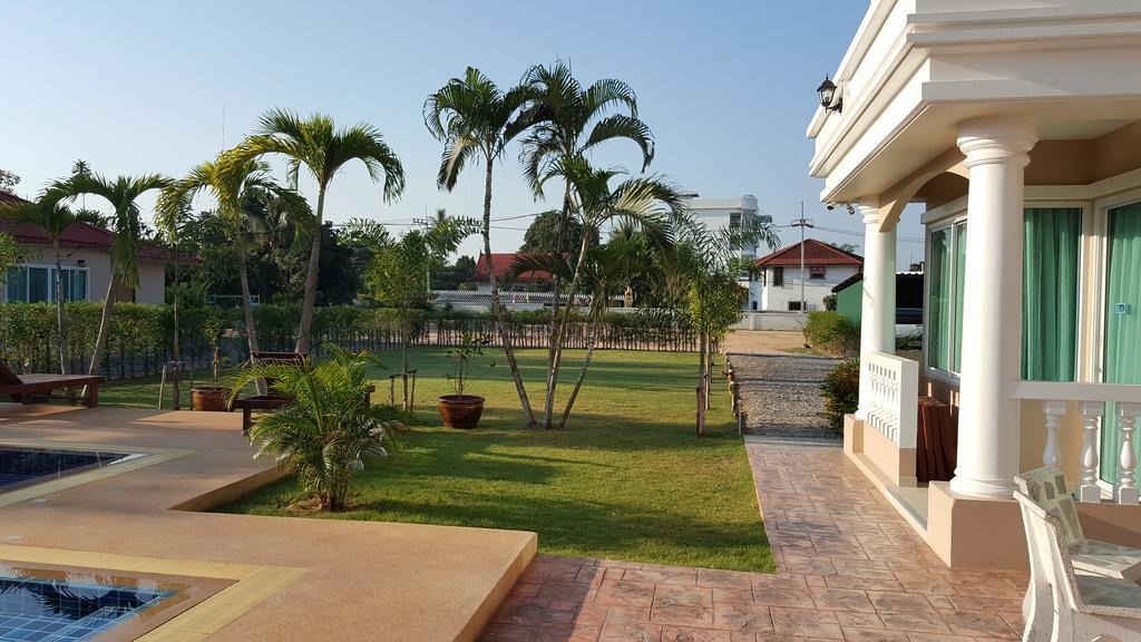 Guest house East Shore Pattaya 3*