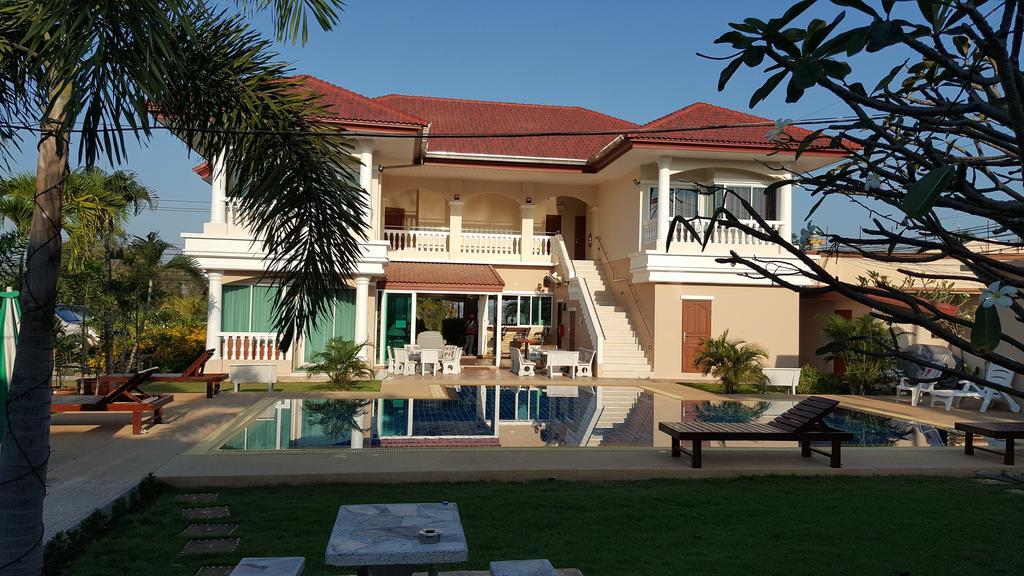 East Shore Pattaya Guest house