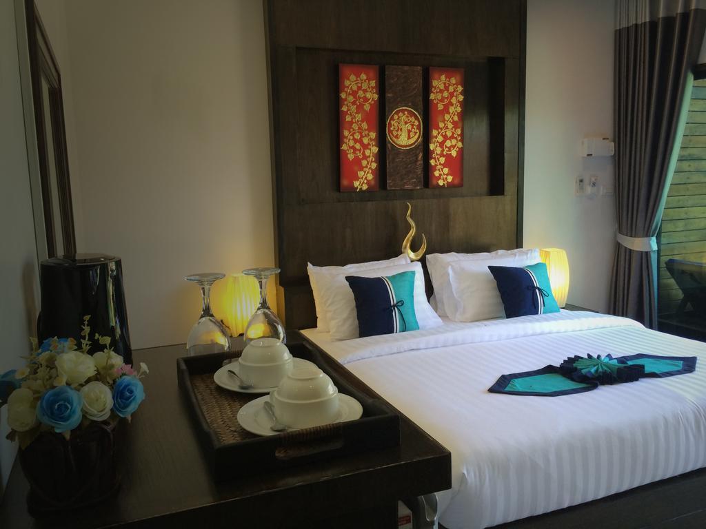 Kathalee & 3* Koh Lipe
