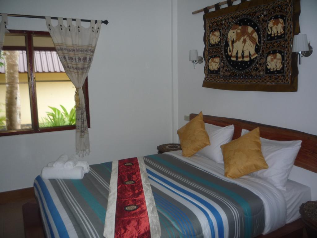 Holiday Guest house *