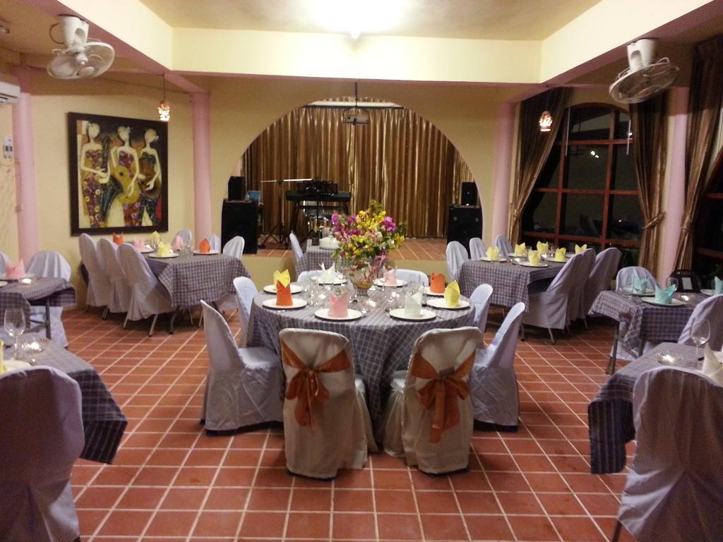 Ekman Garden Resort 3*