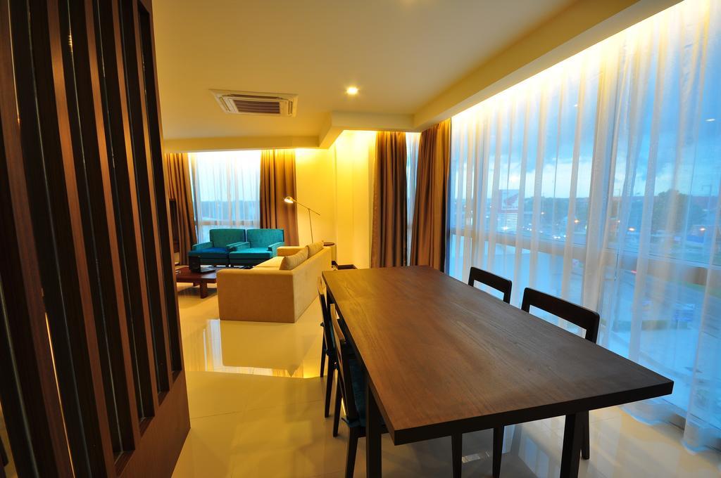 42c The Chic 4*