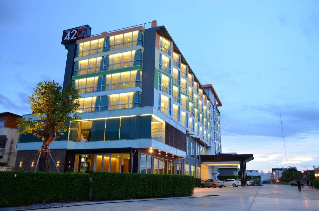 42c The Chic Nakhon Sawan