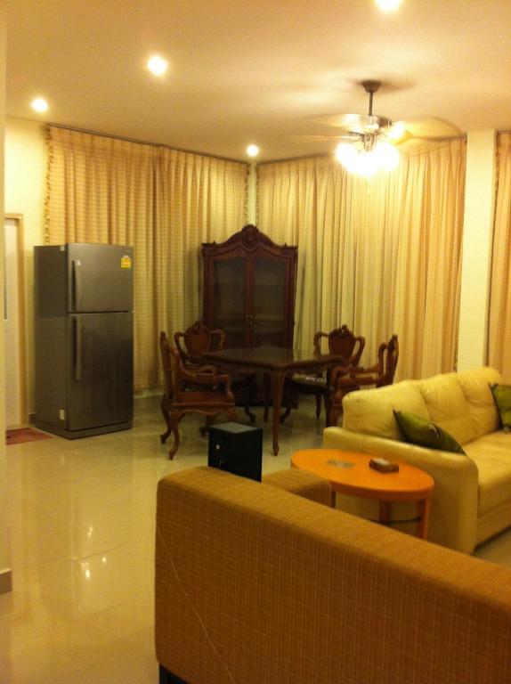 Thai Orange House