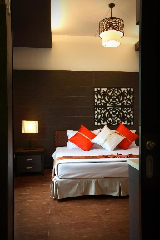Tachawan & Restaurant Resort Chalong