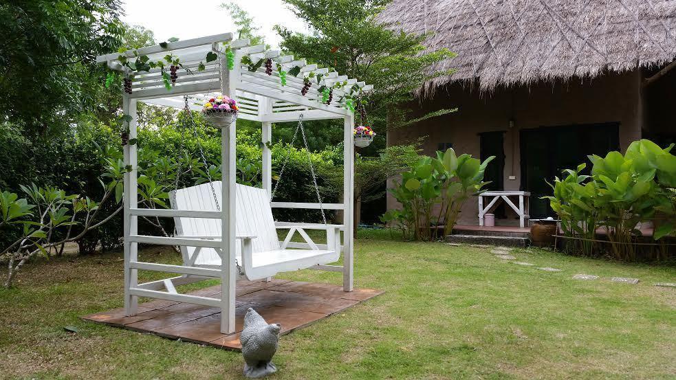 Resort Baan Pong Tara Suan Phueng