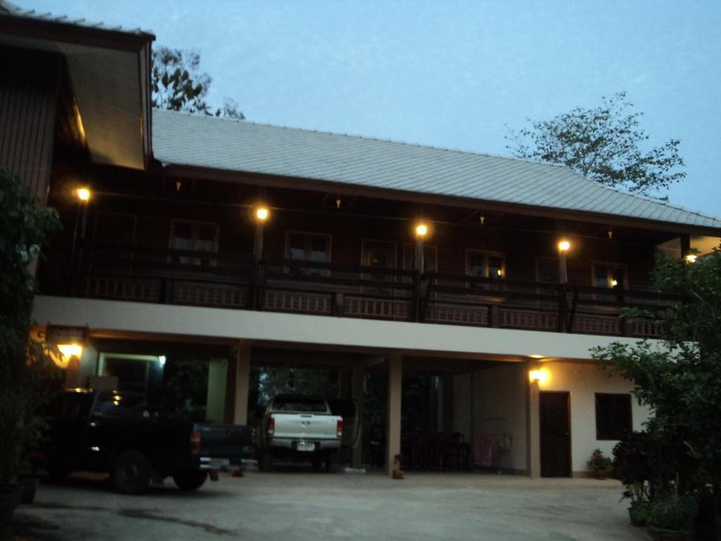 Guest house Ban Suan Mai Ngam 3*
